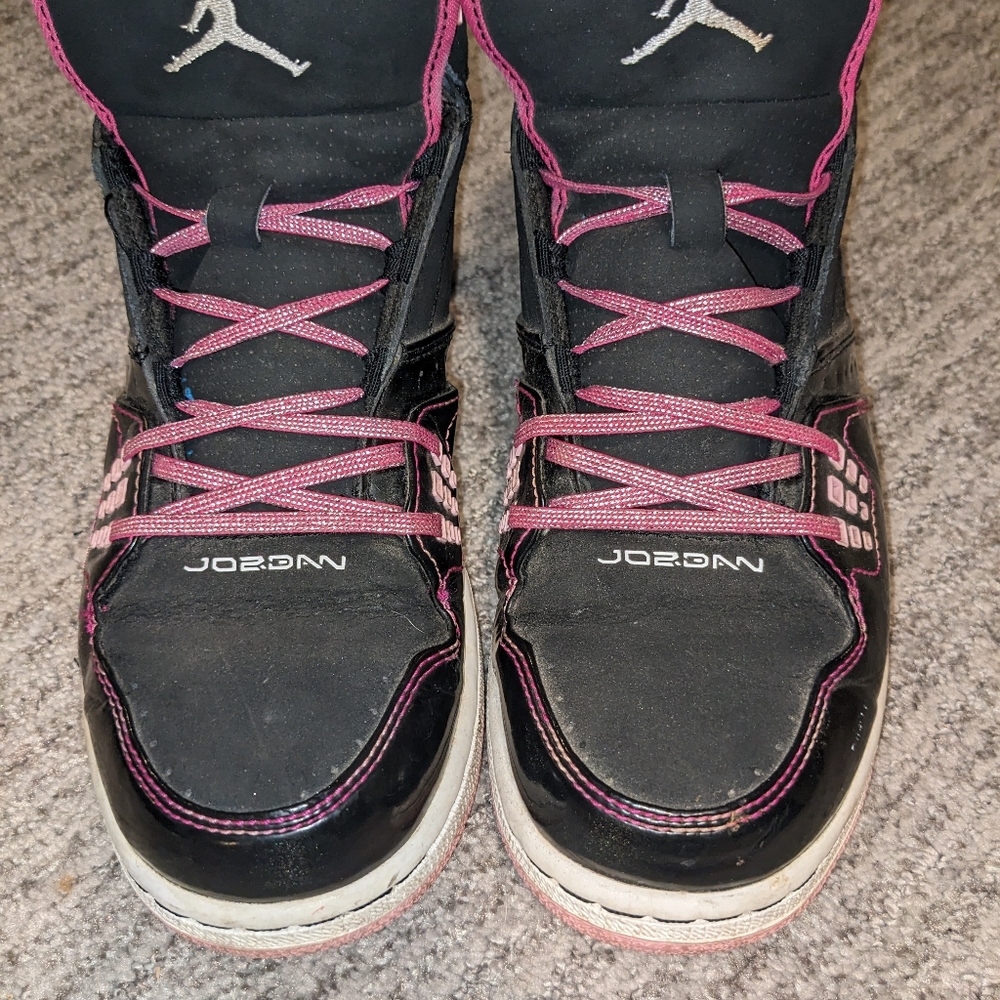 Girls Nike Air Jordans 1 Flight black/white/pink size: 6.5Y - Picture 2 of 11
